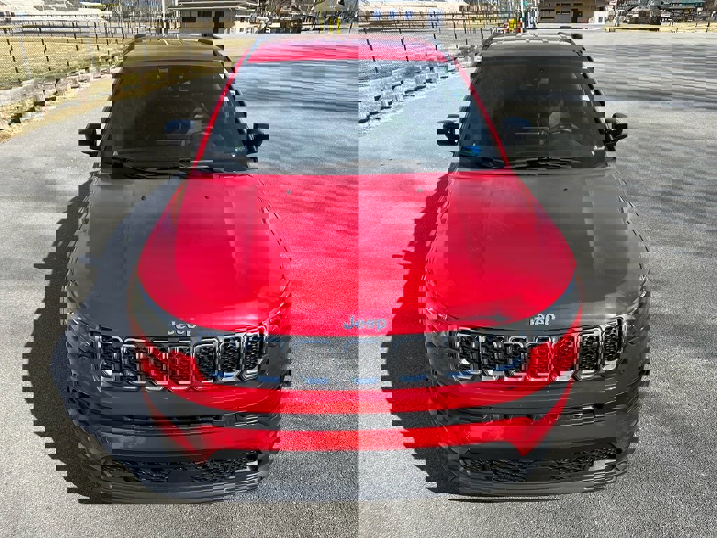 Used 2024 Jeep Compass Latitude image 9