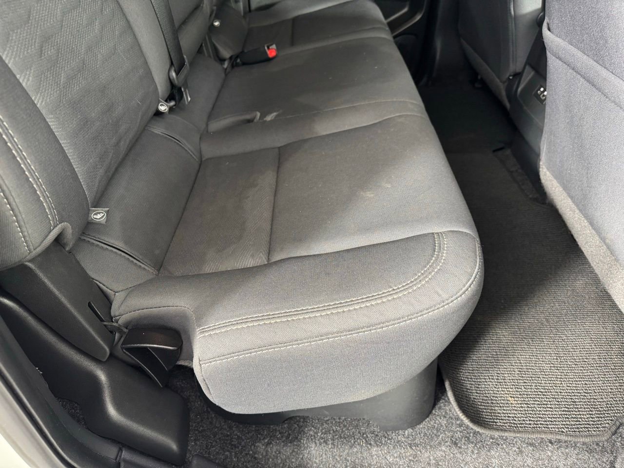 Used 2024 Nissan Frontier SV image 28