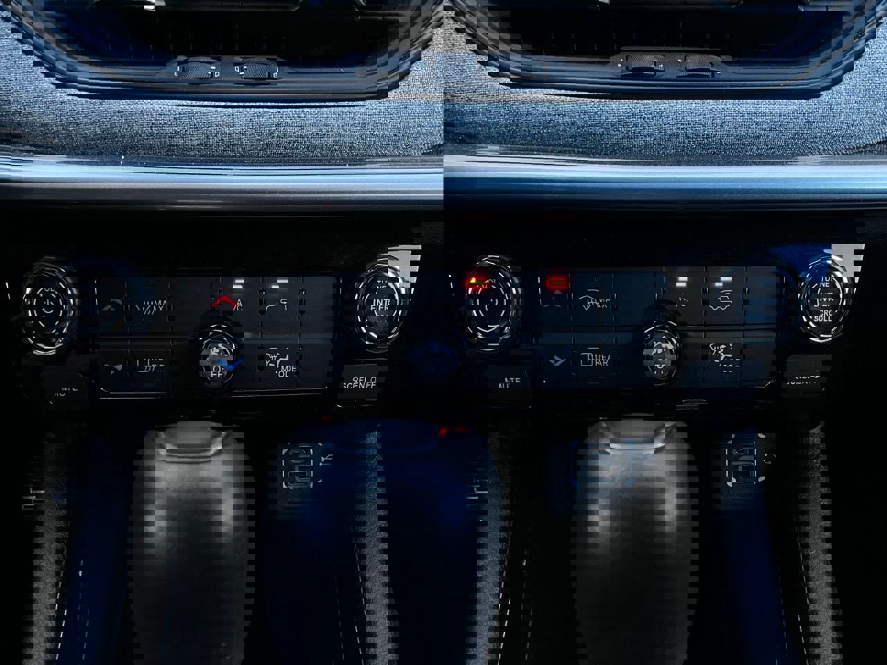 Used 2025 Jeep Compass Latitude AWD/4WD image 27