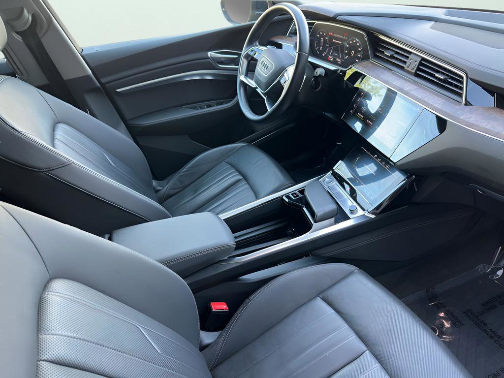 Used 2019 Audi e-tron Premium Plus image 37