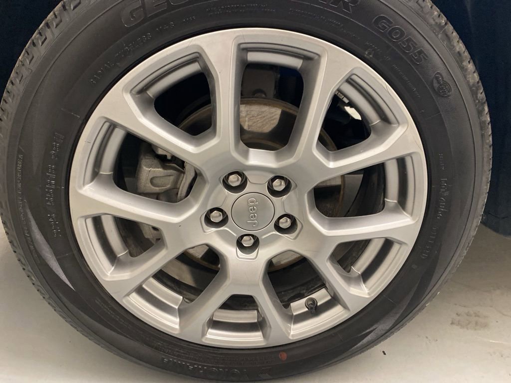 Used 2022 Jeep Compass Latitude image 27