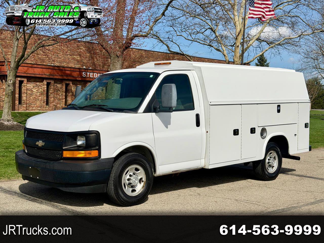 Used 2017 Chevrolet Express 3500 image 1