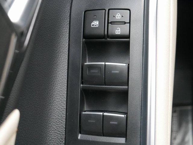 Used 2024 Toyota Highlander Platinum image 31