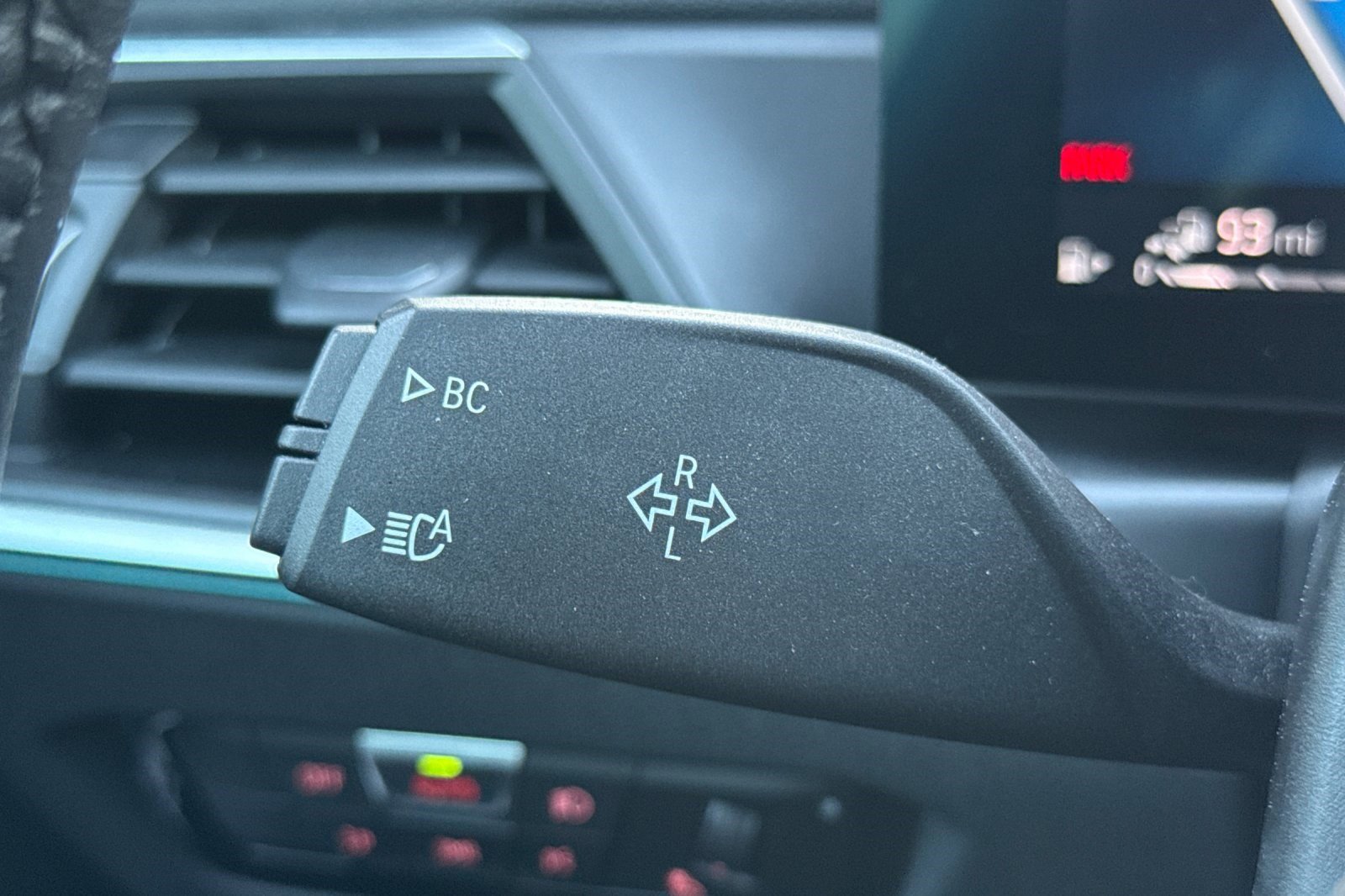 Certified 2023 BMW 330e w/ Convenience Package image 31