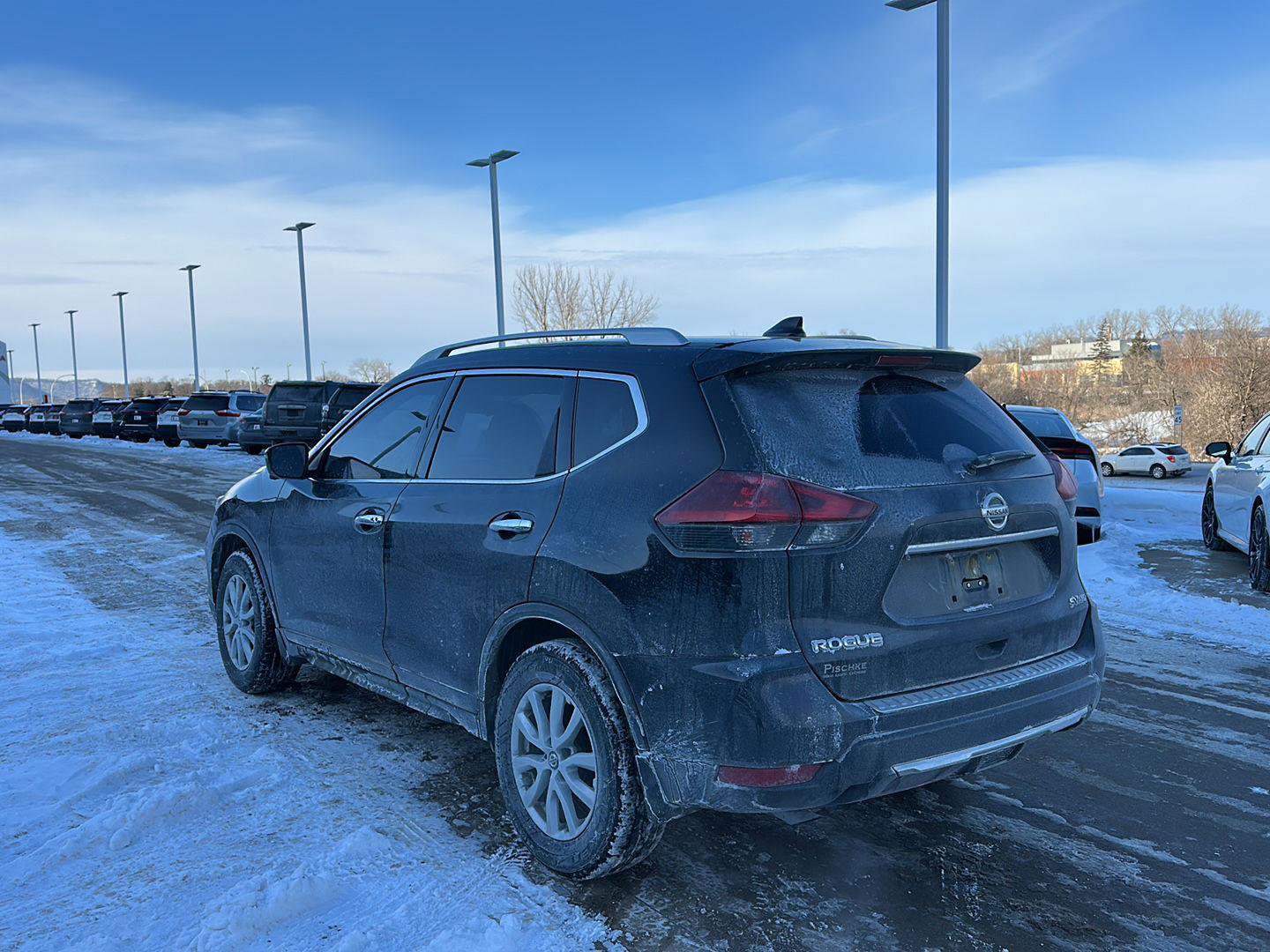 Used 2018 Nissan Rogue SV w/ Sun & Sound Touring Package image 13