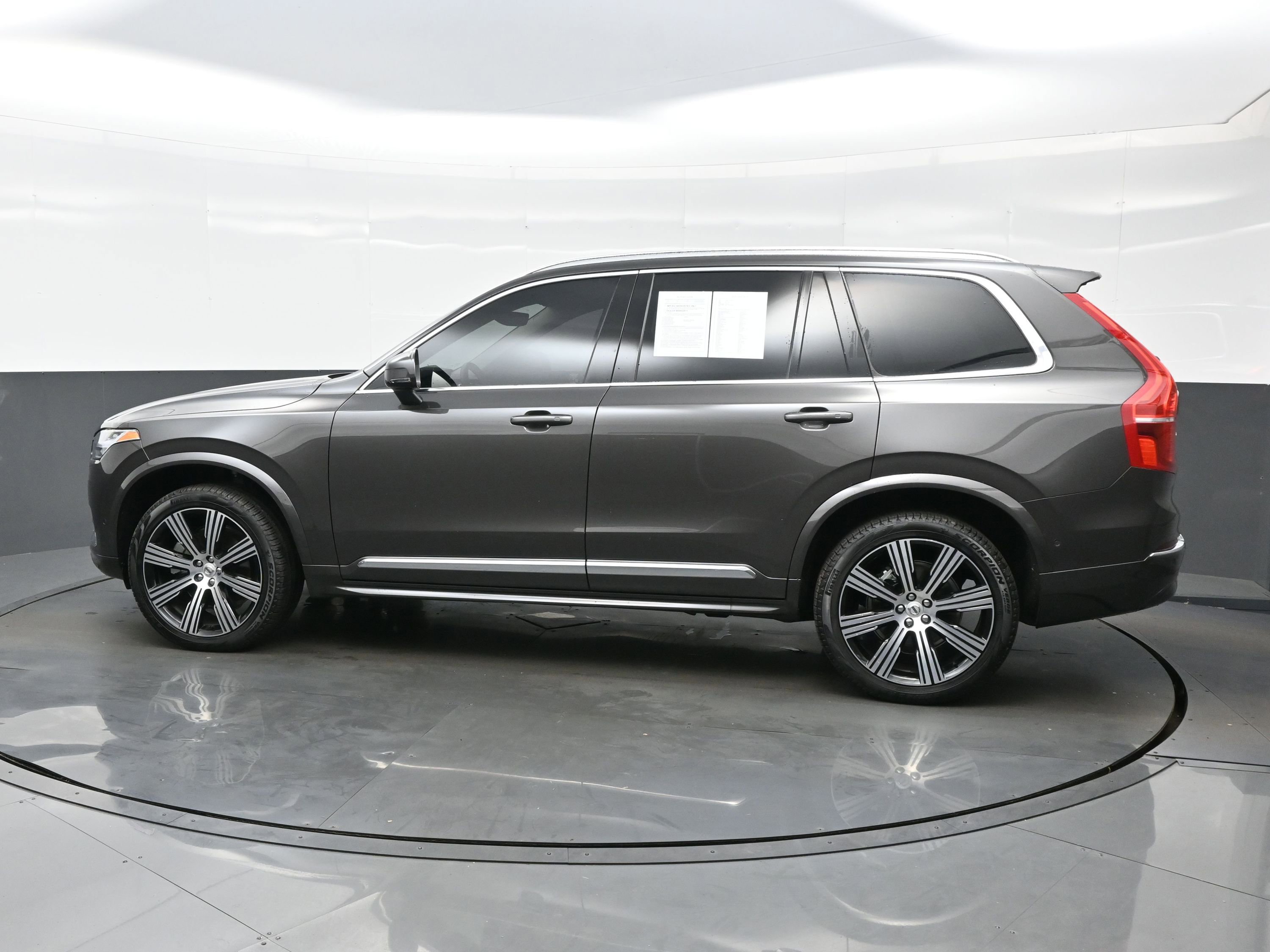 Used 2025 Volvo XC90 B6 Ultra w/ Protection Package image 3