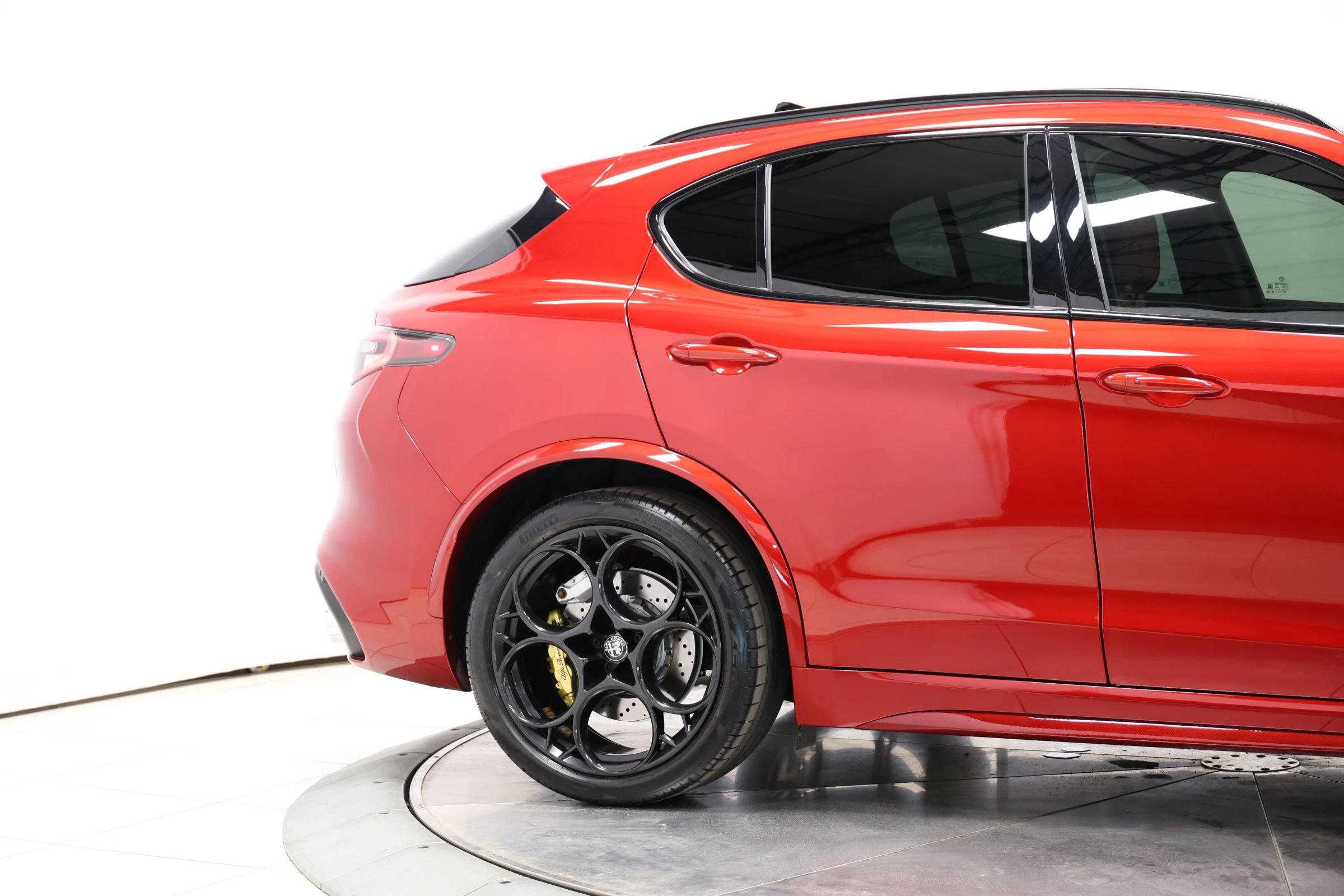 Used 2024 Alfa Romeo Stelvio Quadrifoglio image 62