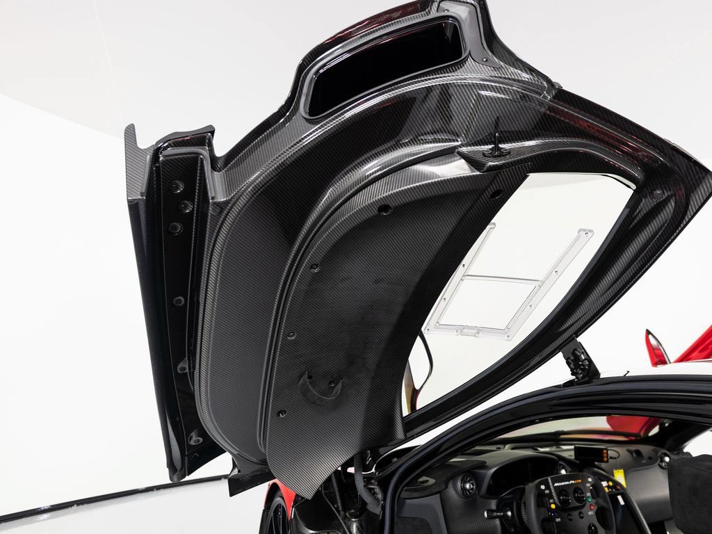 Used 2015 McLaren P1 RWD image 10