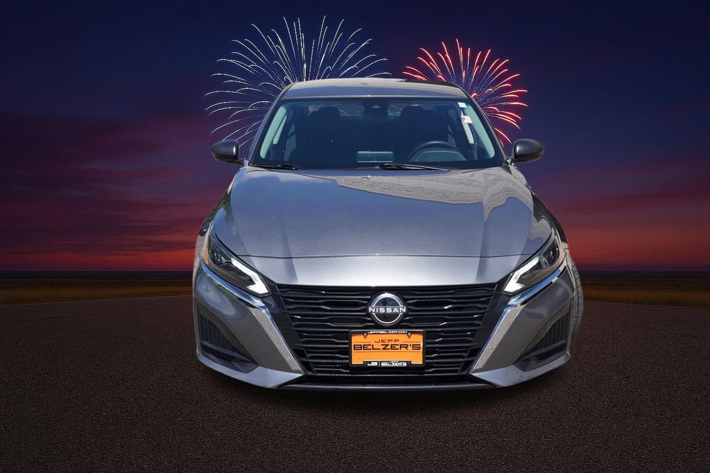 Used 2025 Nissan Altima 2.5 SV FWD image 12