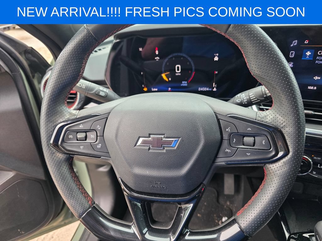 Used 2024 Chevrolet Trax RS w/ Sunroof Package FWD image 13