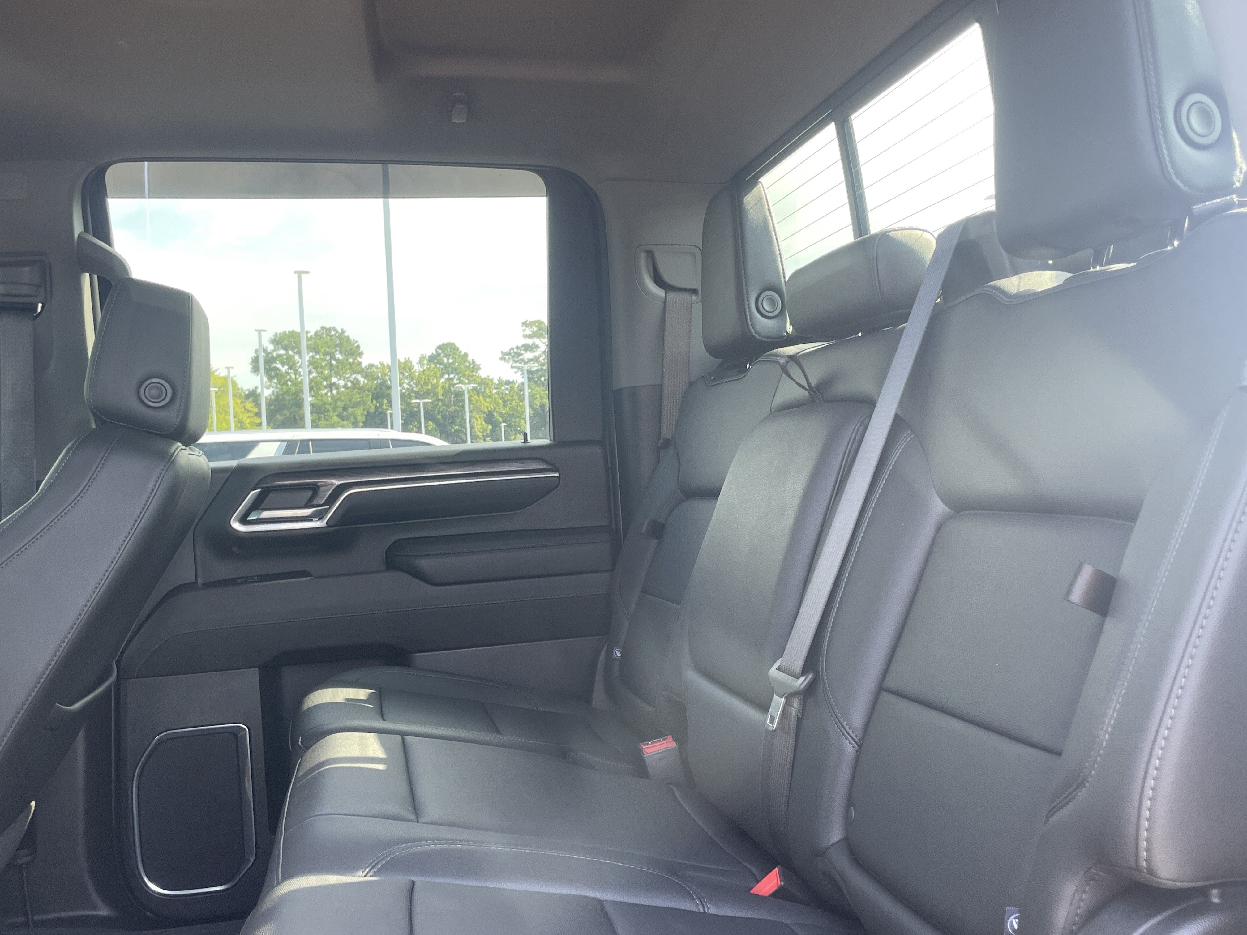 Used 2024 Chevrolet Silverado 2500 LTZ w/ LTZ Convenience Package AWD/4WD image 31