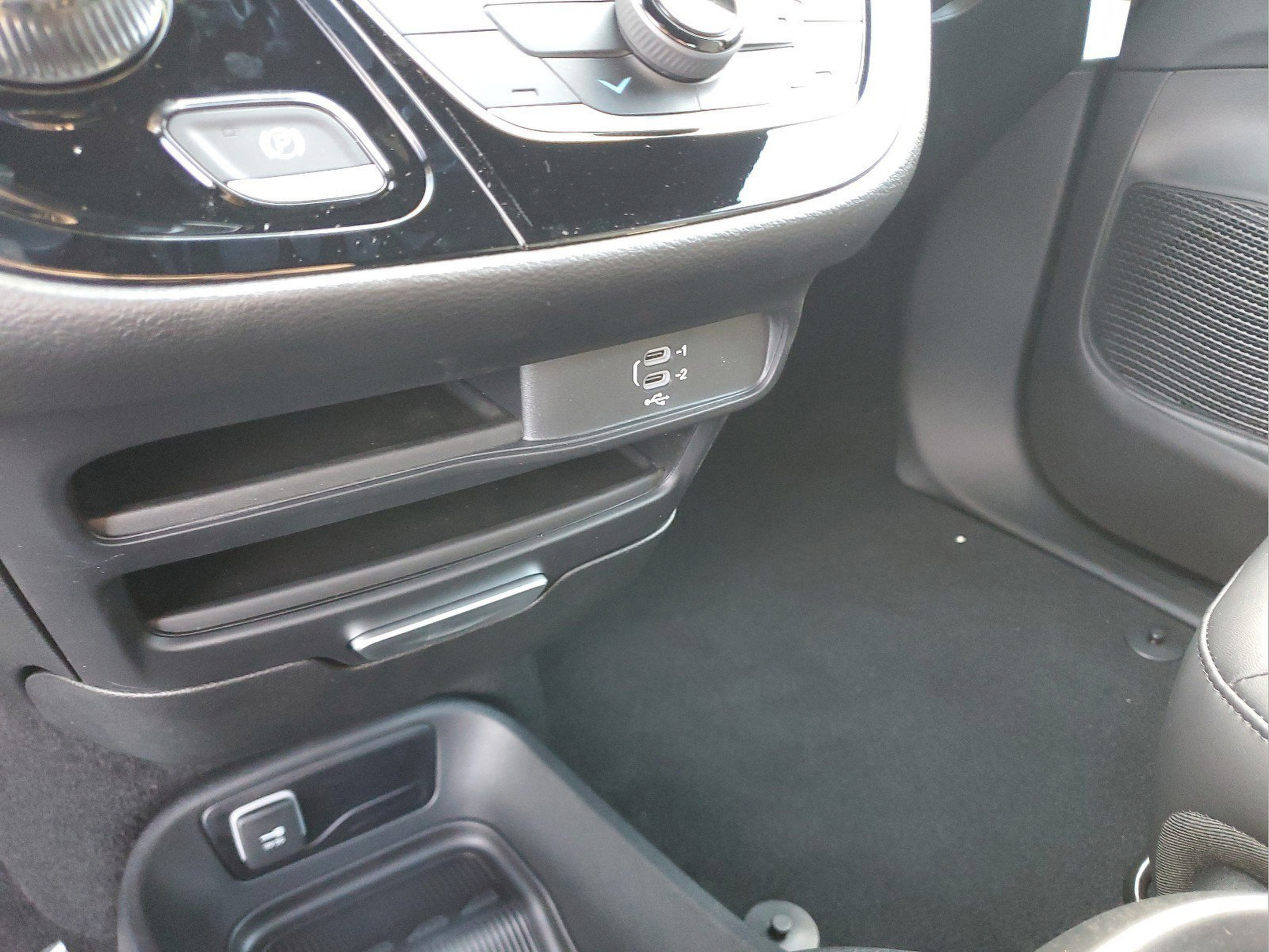 New 2026 Chrysler Voyager LX FWD image 20