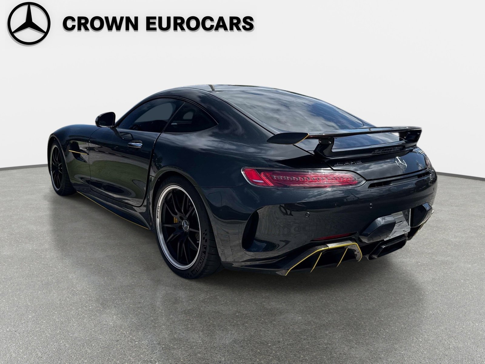 Used 2018 Mercedes-Benz AMG GT R image 4