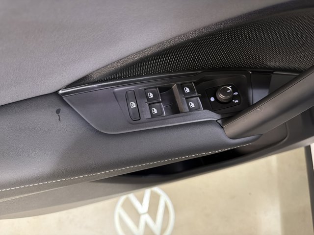 New 2026 Volkswagen Tiguan SE R-Line AWD/4WD image 19