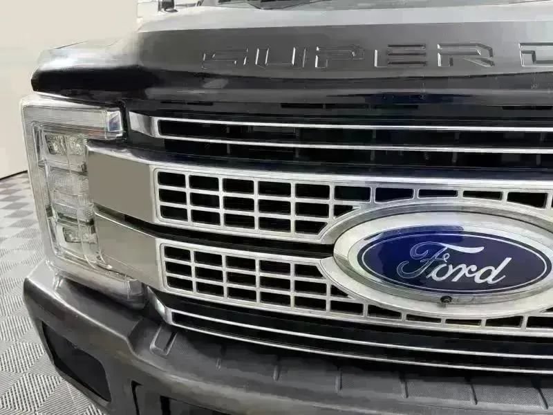 Used 2018 Ford F350 Platinum w/ Platinum Ultimate Package AWD/4WD image 50