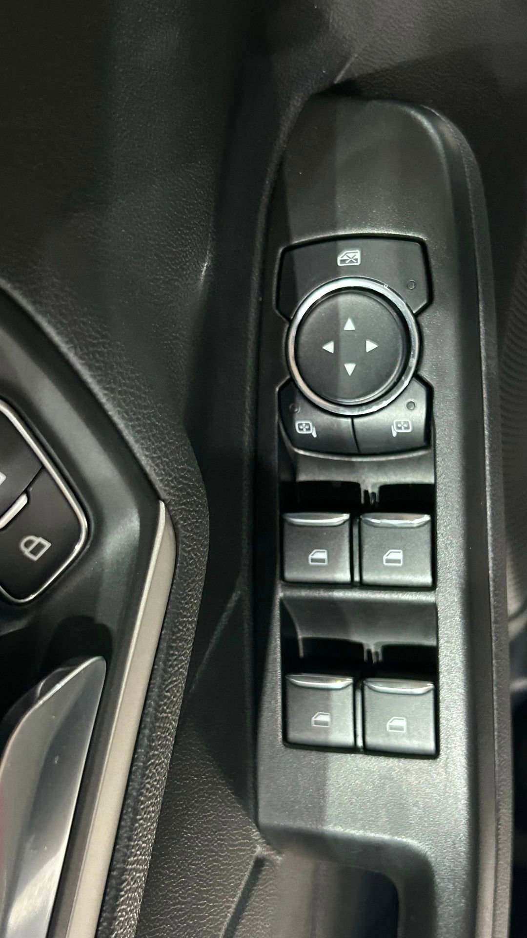 Used 2021 Ford Escape SE FWD image 31