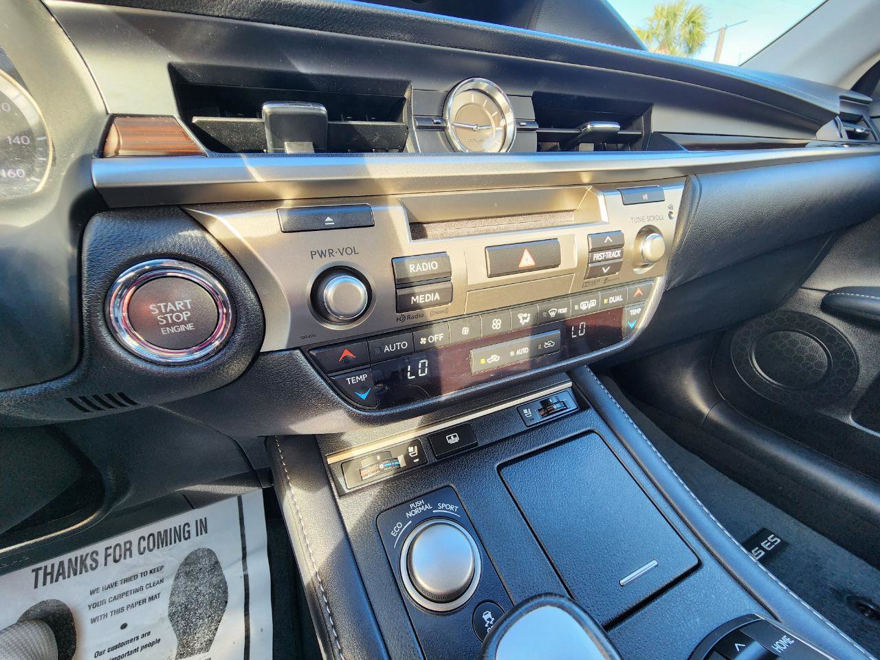 Used 2016 Lexus ES 350 w/ Luxury Package w/Wood Trim image 24