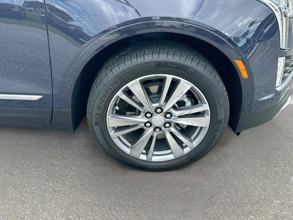 Used 2025 Cadillac XT5 Premium Luxury w/ LPO, Floor Liner Package FWD image 27