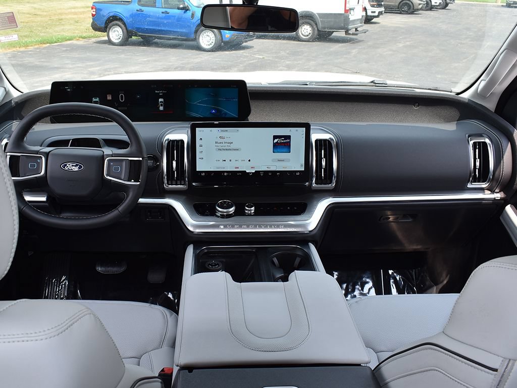 New 2027 Ford Expedition Max Platinum w/ Platinum Ultimate Package AWD/4WD image 4