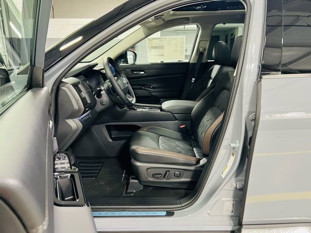 New 2026 Nissan Pathfinder Platinum image 24