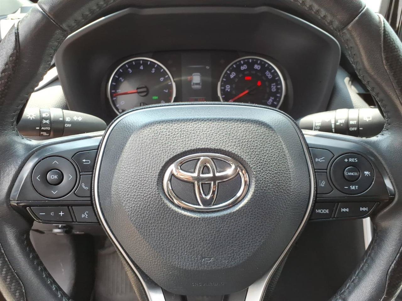 Used 2020 Toyota RAV4 XLE Premium w/ Carpet Mat Package FWD image 14