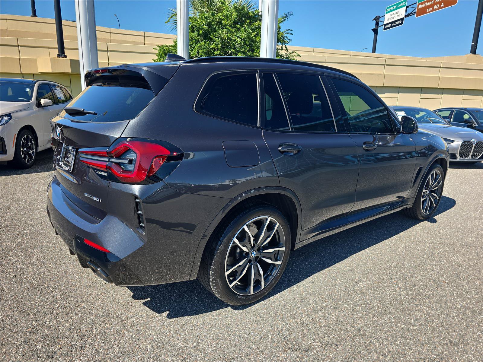 Used 2024 BMW X3 sDrive30i w/ Premium Package RWD image 3