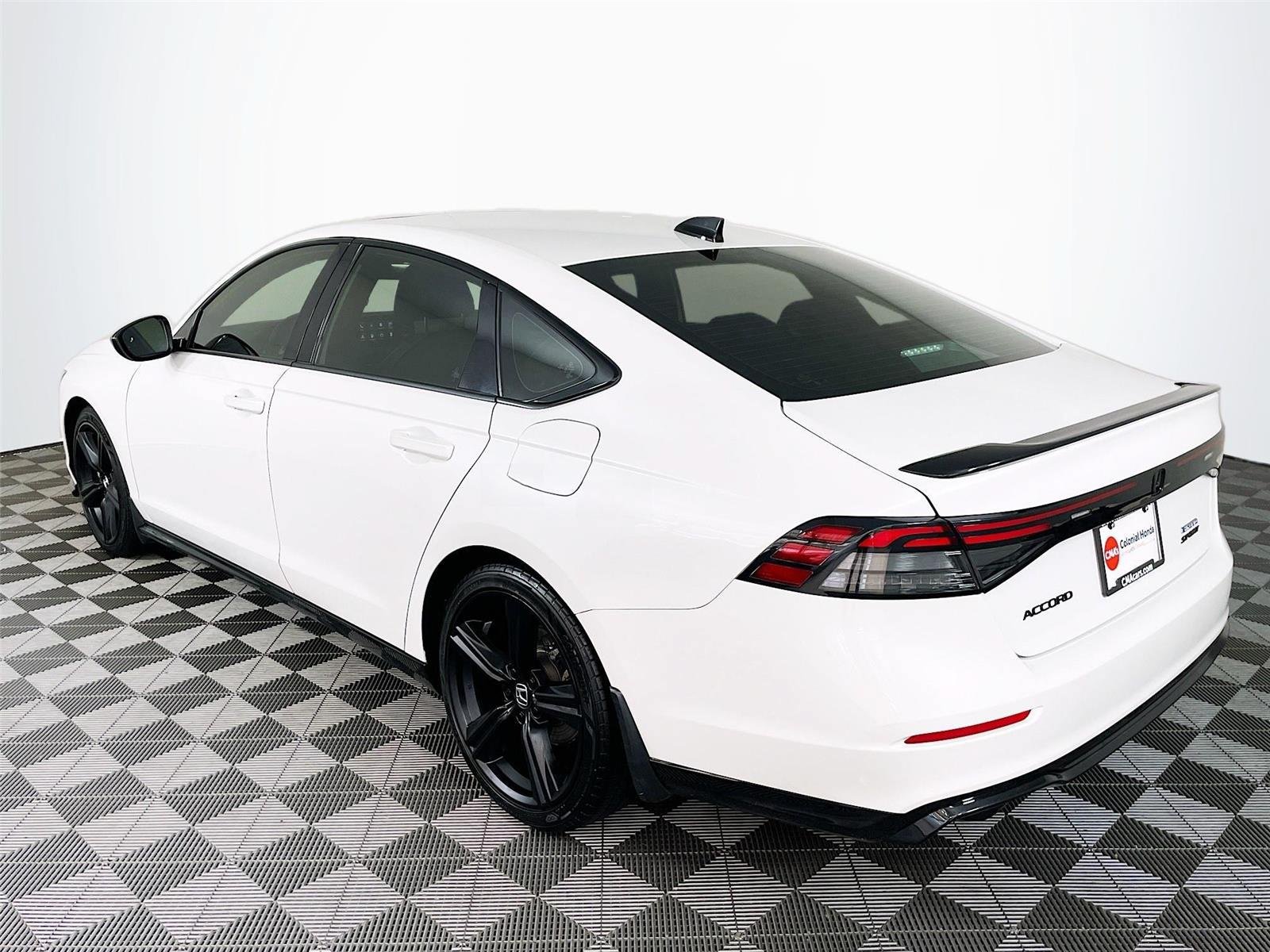 Used 2023 Honda Accord Sport image 7