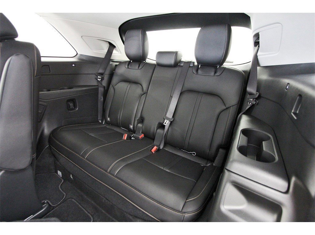 Certified 2025 MAZDA CX-90 3.3 Turbo w/ Preferred Package image 12