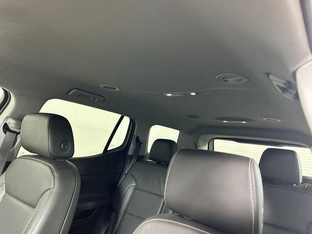 Certified 2023 GMC Acadia SLT w/ Preferred Package image 14