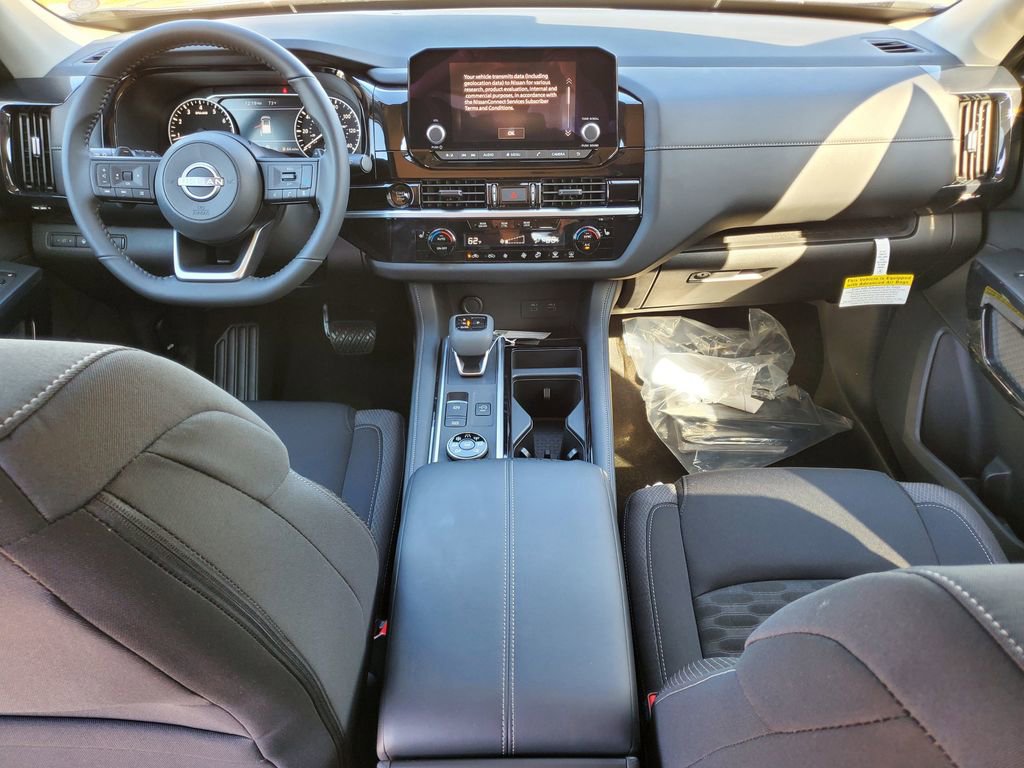 New 2025 Nissan Pathfinder SV image 15