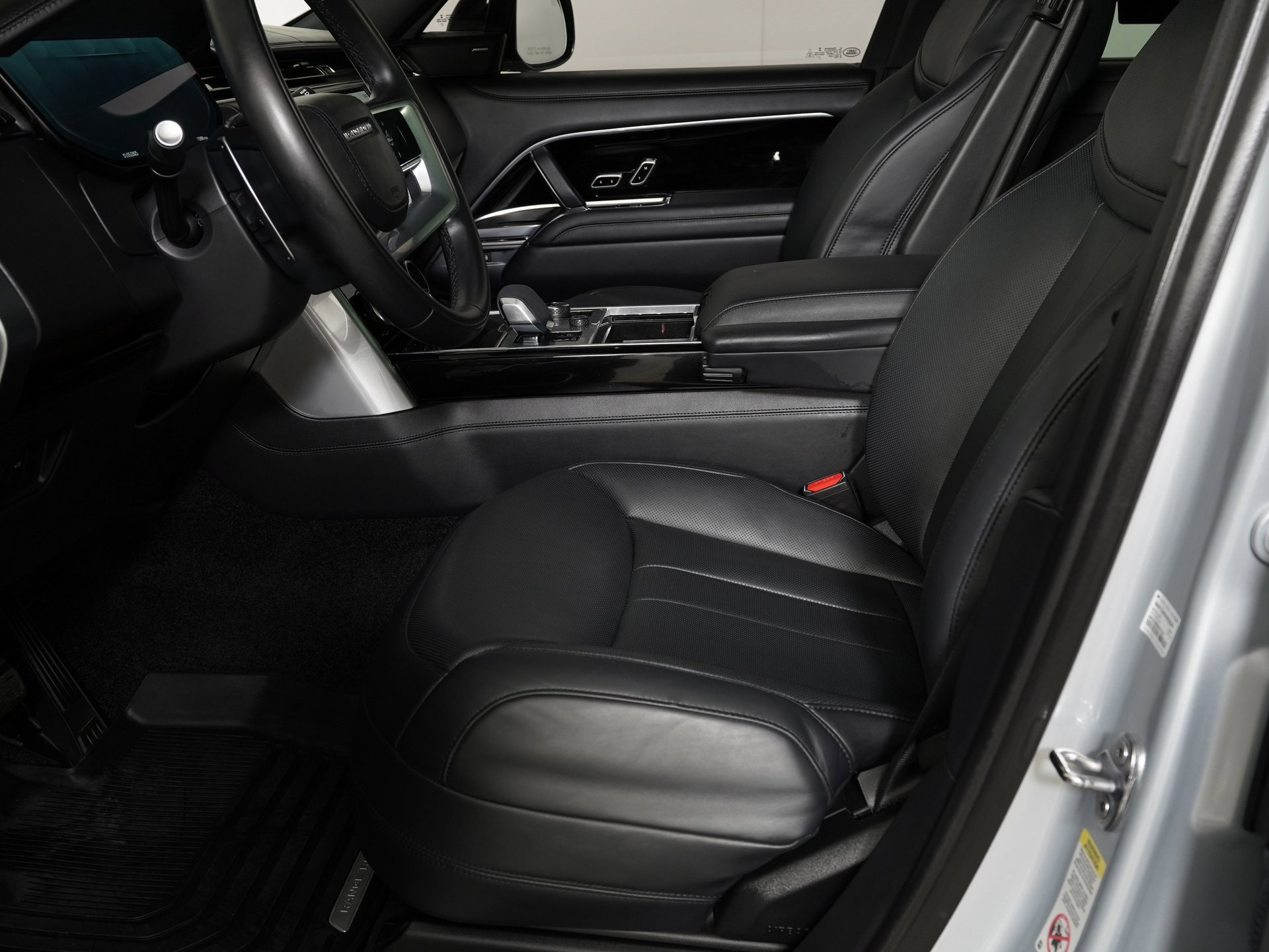 Used 2023 Land Rover Range Rover SE image 11