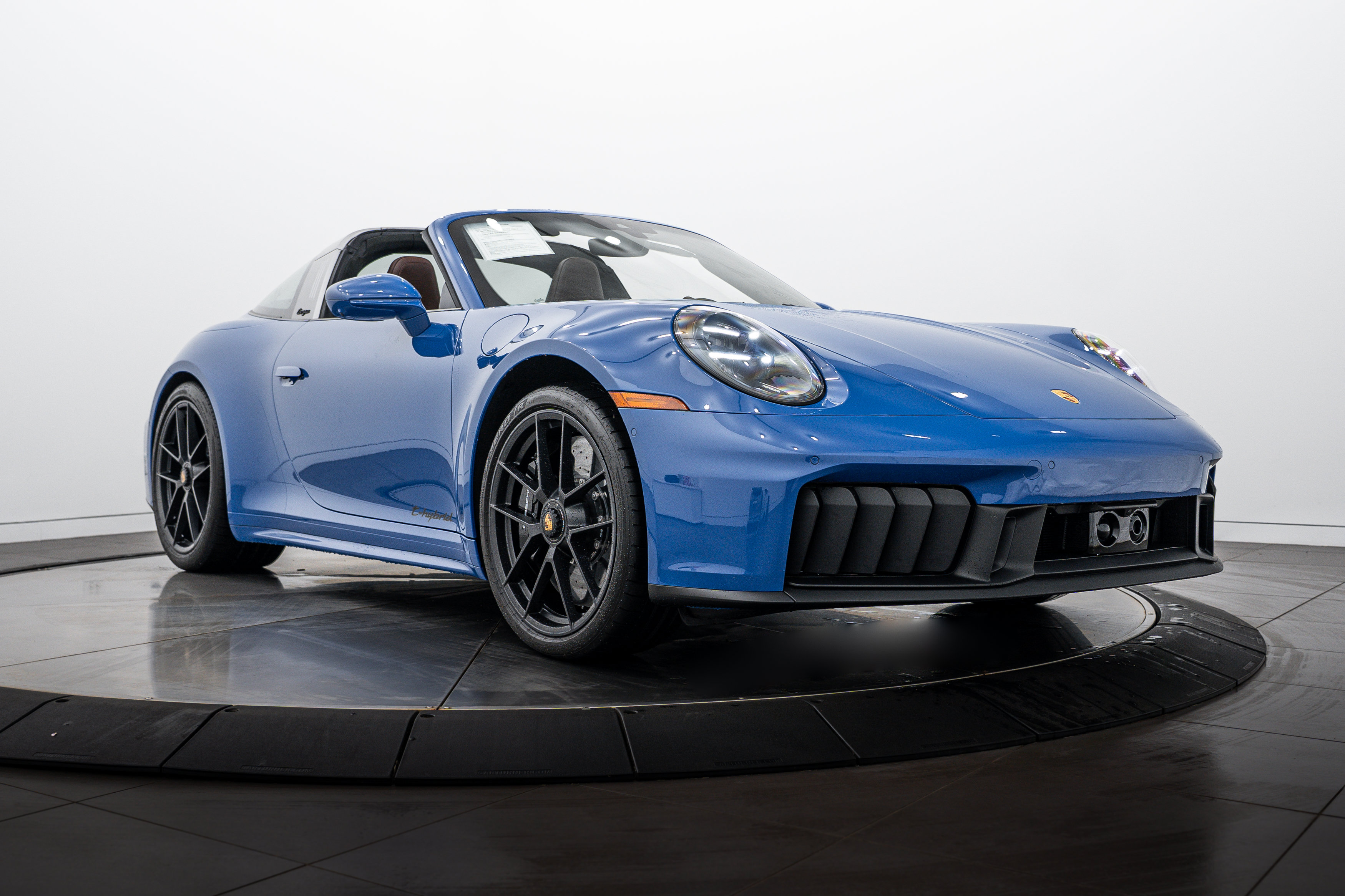Certified 2025 Porsche 911 Targa 4 GTS AWD/4WD image 9