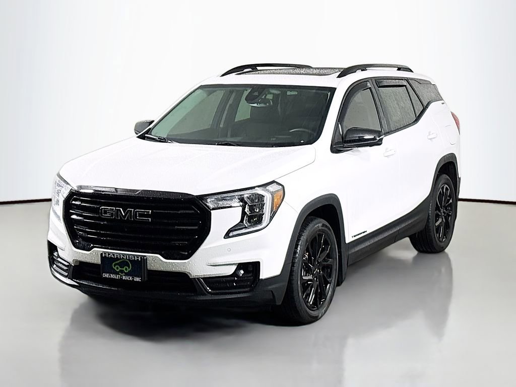 Certified 2024 GMC Terrain SLT w/ Infotainment Package II image 3