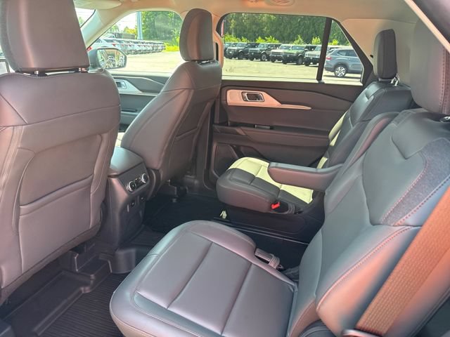 Used 2025 Ford Explorer Active w/ Active Comfort Package AWD/4WD image 13