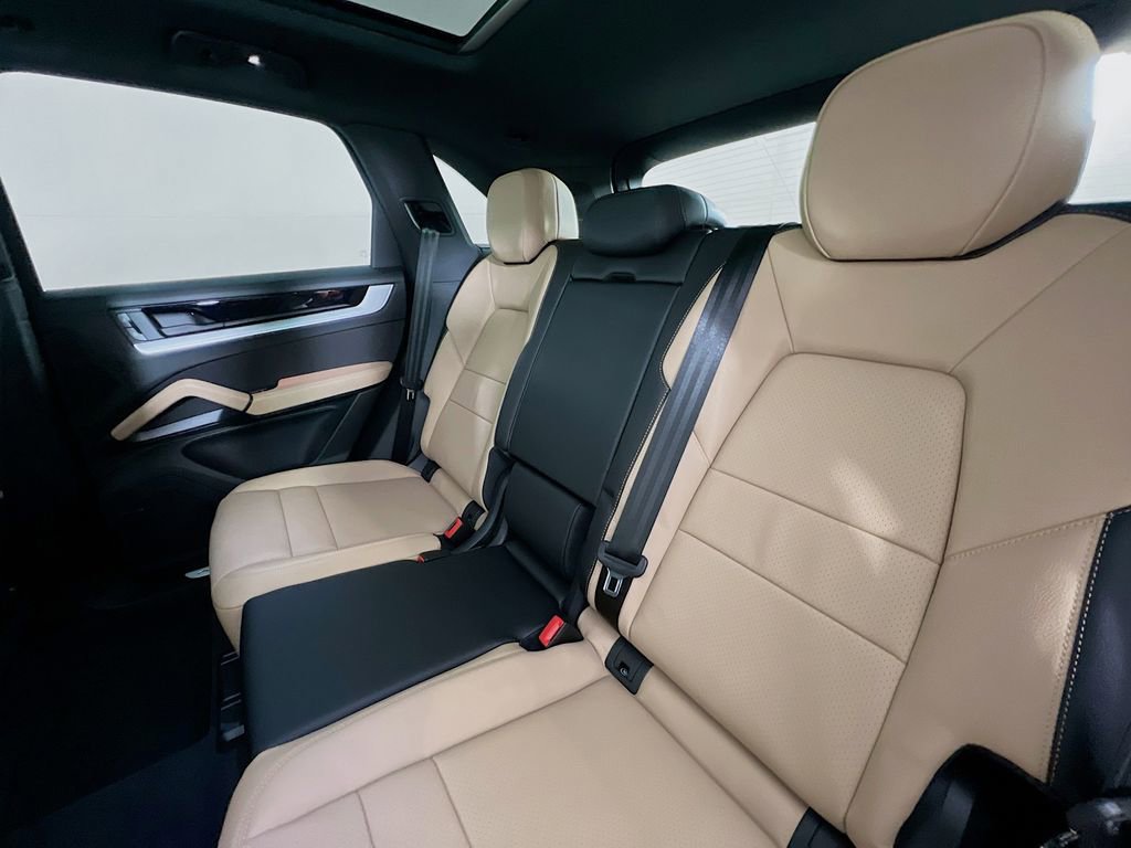 New 2026 Porsche Cayenne image 24