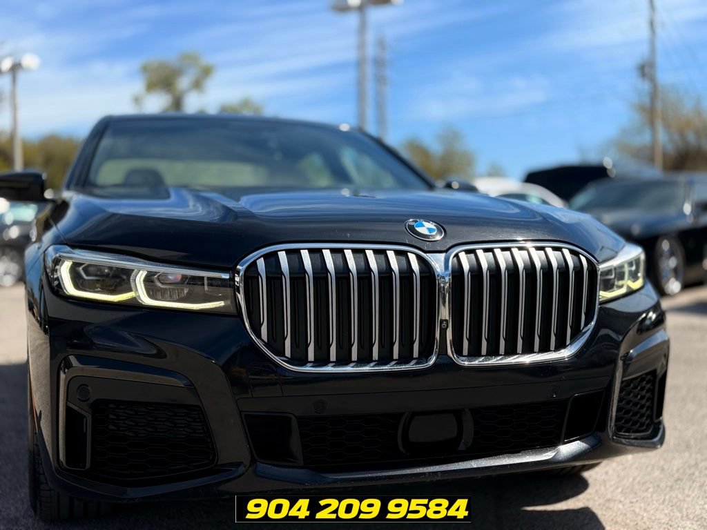 Used 2020 BMW 740i w/ Luxury Rear Seating Package RWD image 11