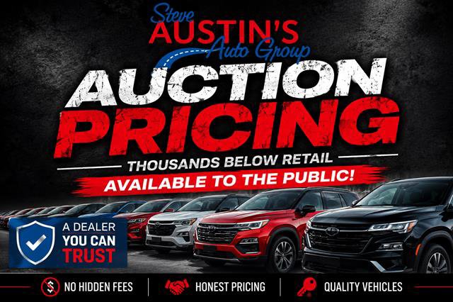 Used 2023 Chevrolet Silverado 1500 LT AWD/4WD image 2
