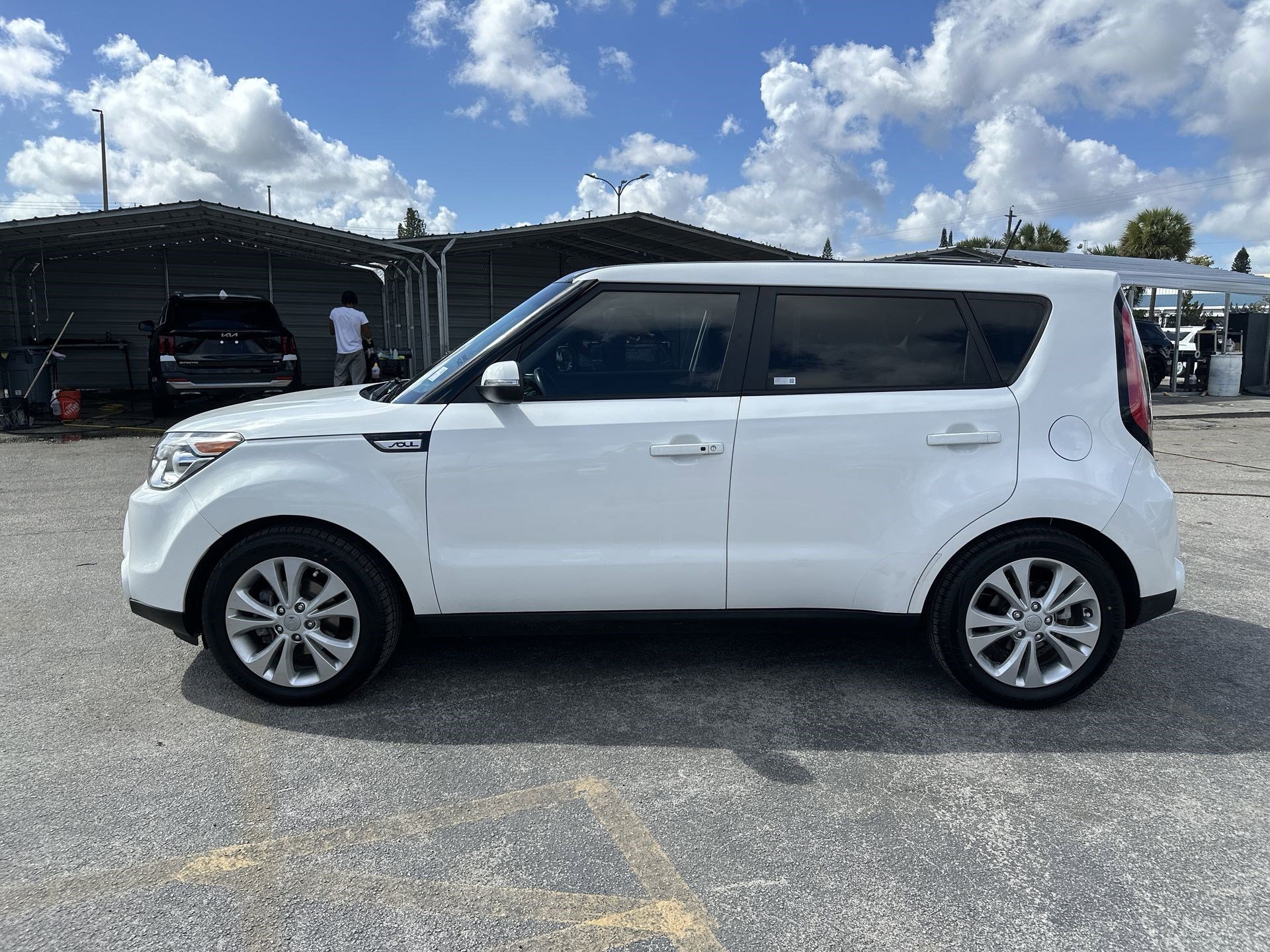 Used 2016 Kia Soul ! w/ Premium Package image 5