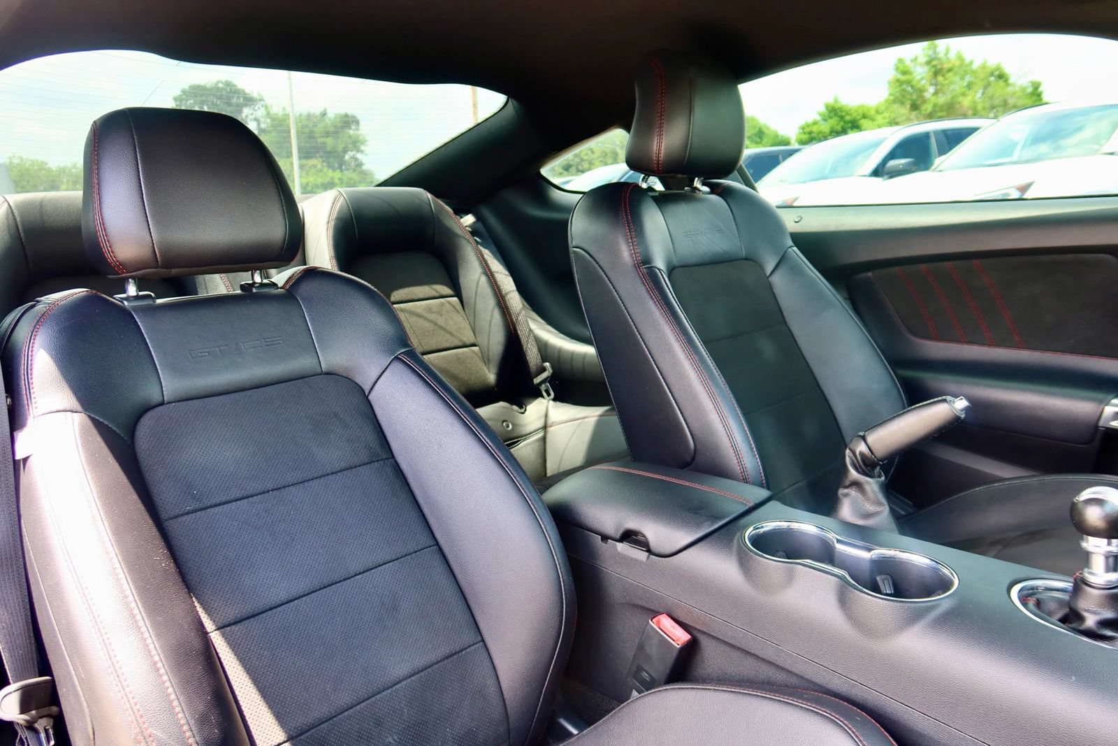 Used 2017 Ford Mustang GT Premium w/ Equipment Group 401A RWD image 17