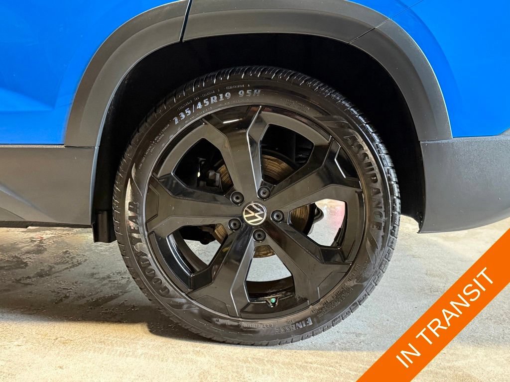 Used 2025 Volkswagen Taos SEL AWD/4WD image 35