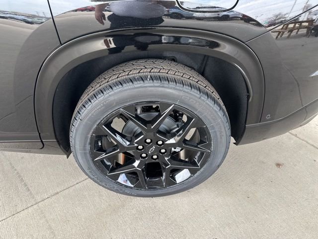 New 2026 Chevrolet Traverse RS w/ LPO, Floor Liner Package AWD/4WD image 9