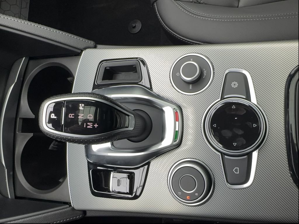 New 2025 Alfa Romeo Stelvio Sprint w/ Convenience Package image 46