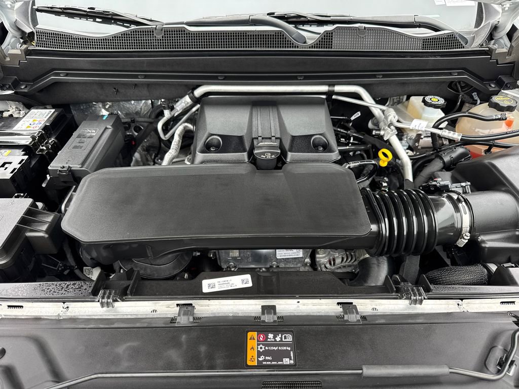 Used 2025 Chevrolet Colorado W/T RWD image 8