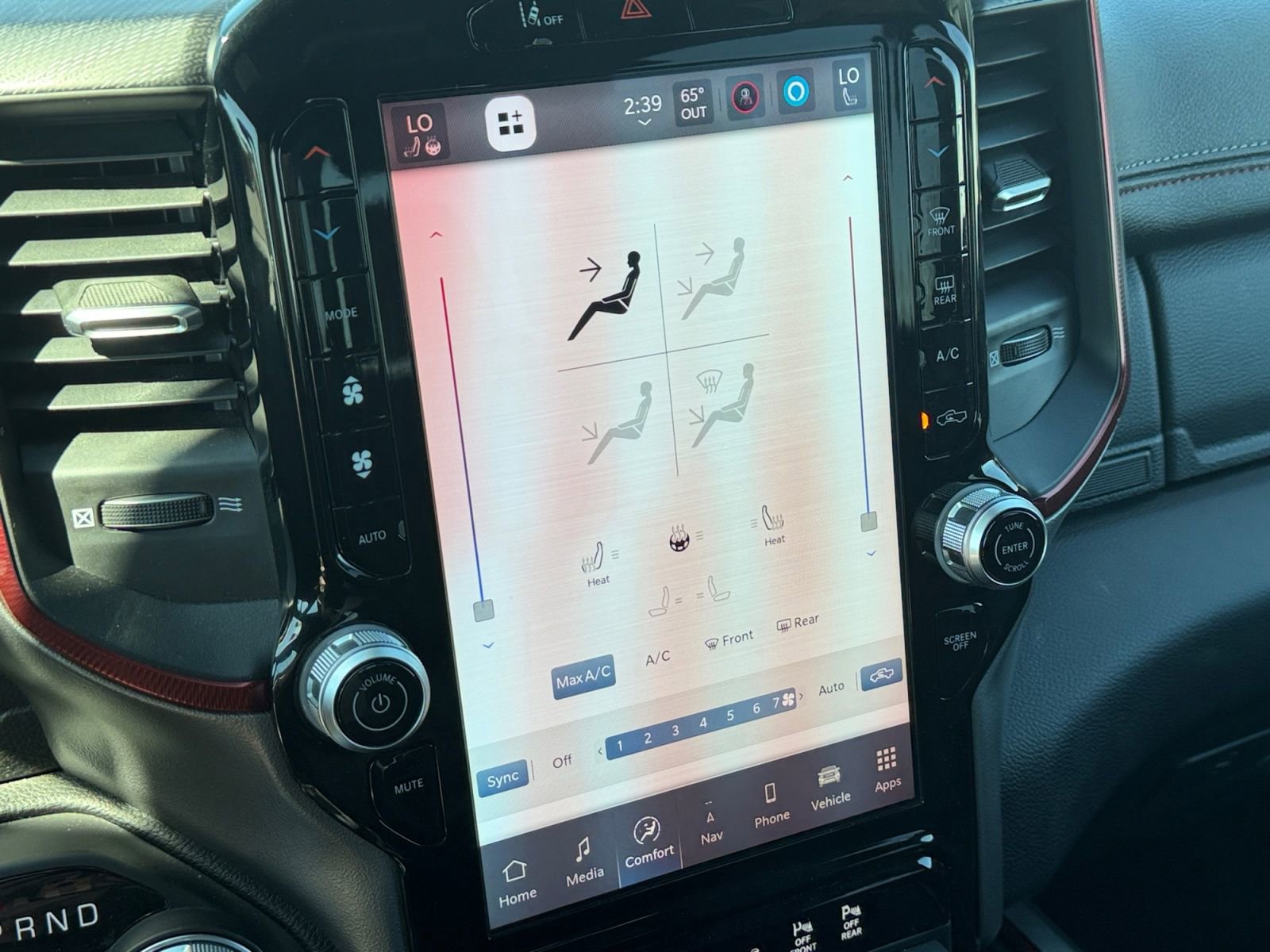 Used 2025 RAM 1500 Rebel AWD/4WD image 31