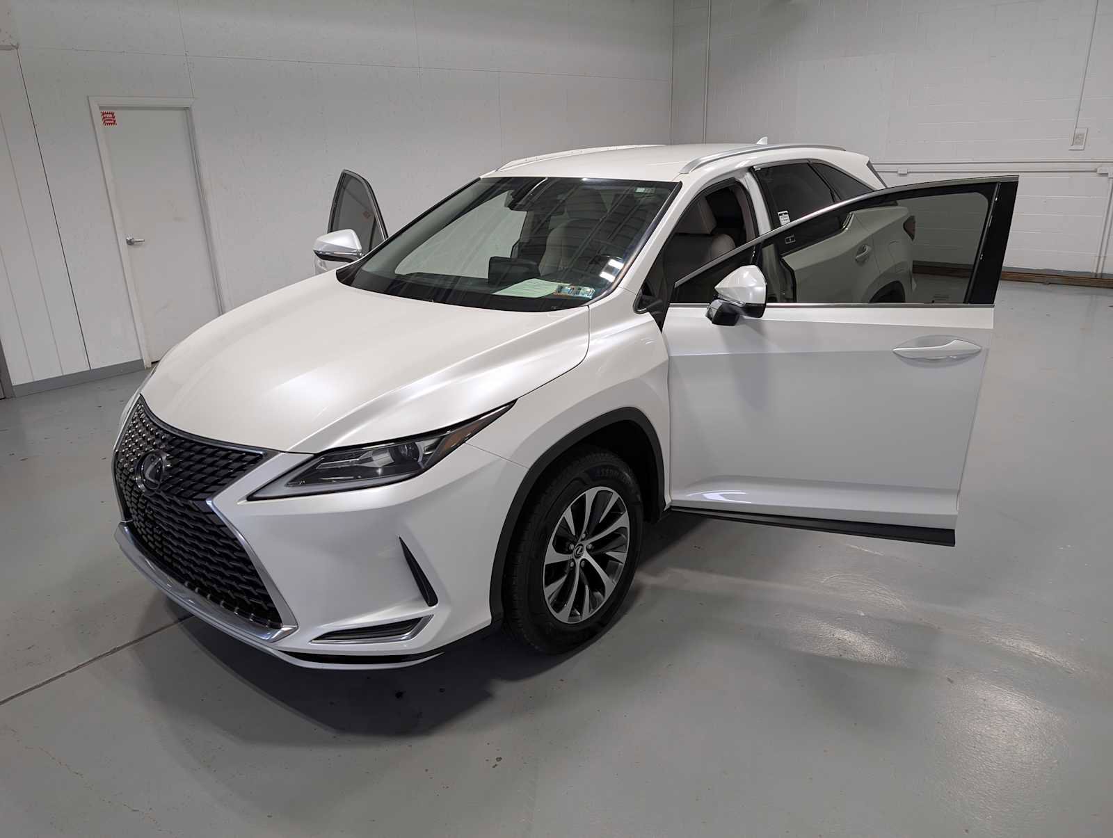 Used 2022 Lexus RX 350L AWD image 16