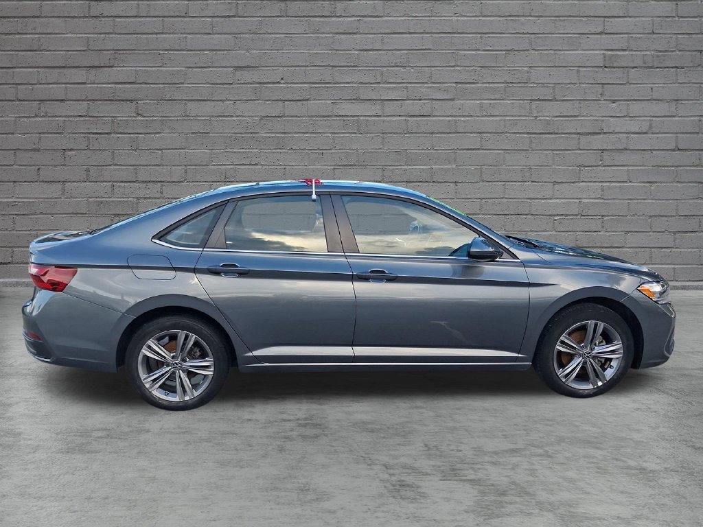 Used 2023 Volkswagen Jetta SE FWD image 13