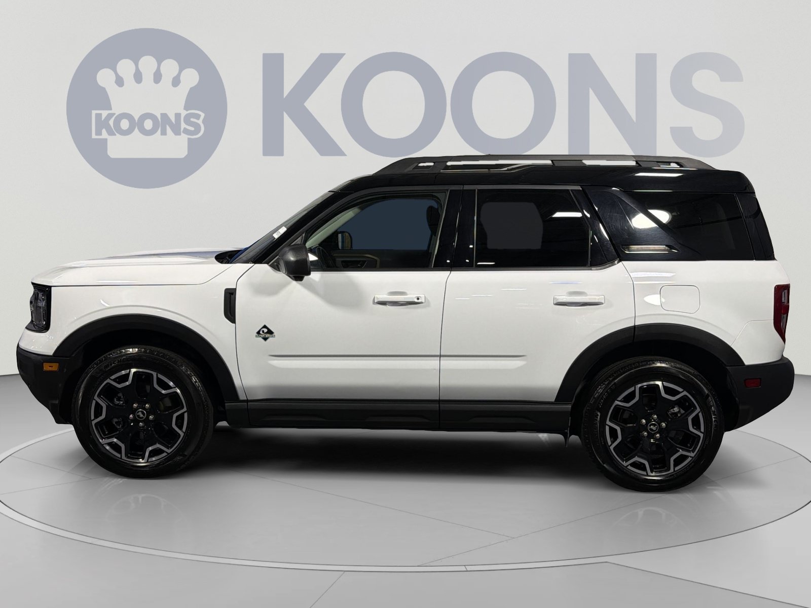 Used 2025 Ford Bronco Sport Outer Banks w/ Outer Banks Tech Package+ AWD/4WD image 2