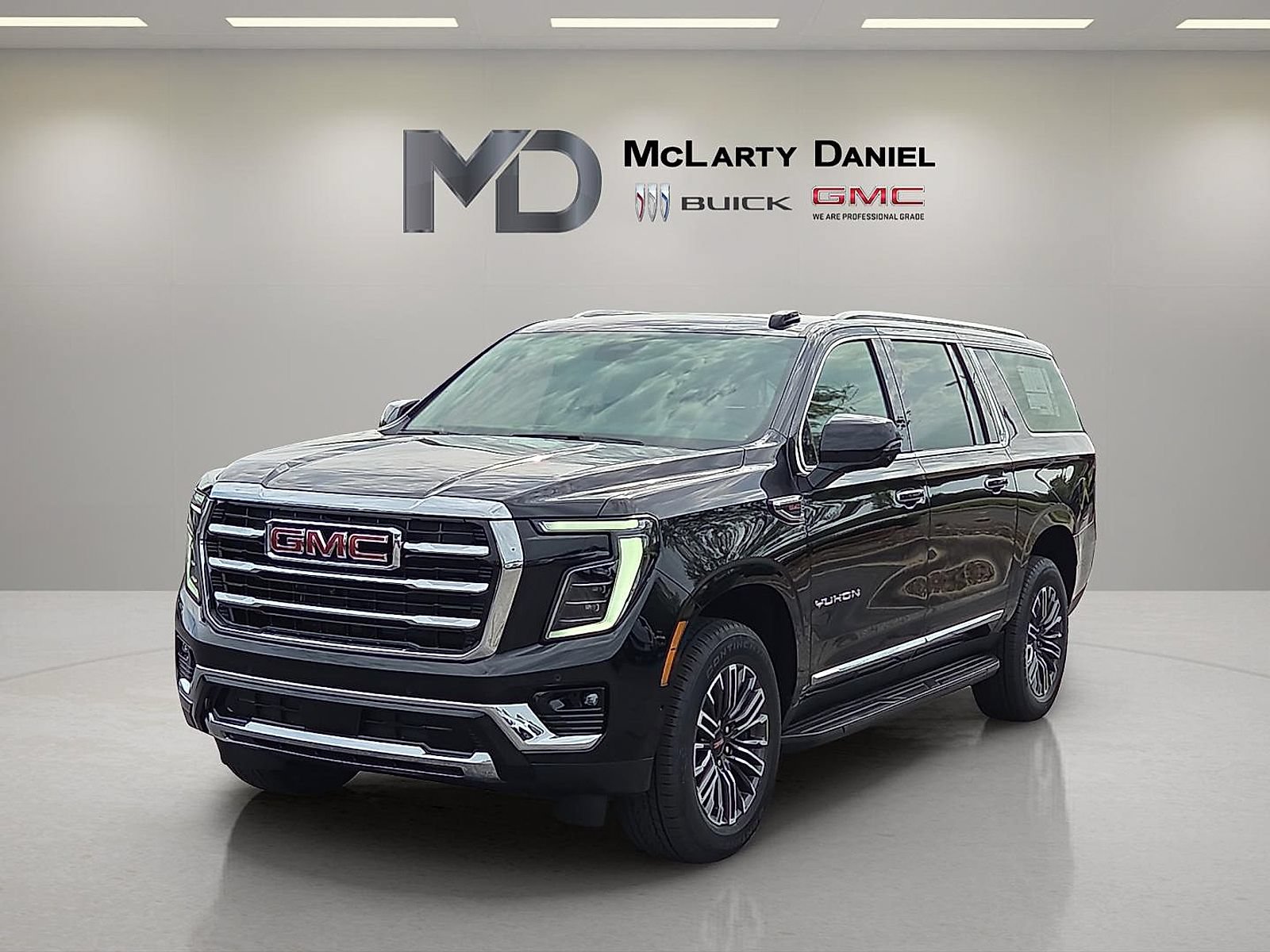 New 2026 GMC Yukon XL Elevation w/ LPO, Floor Liner Package AWD/4WD image 2