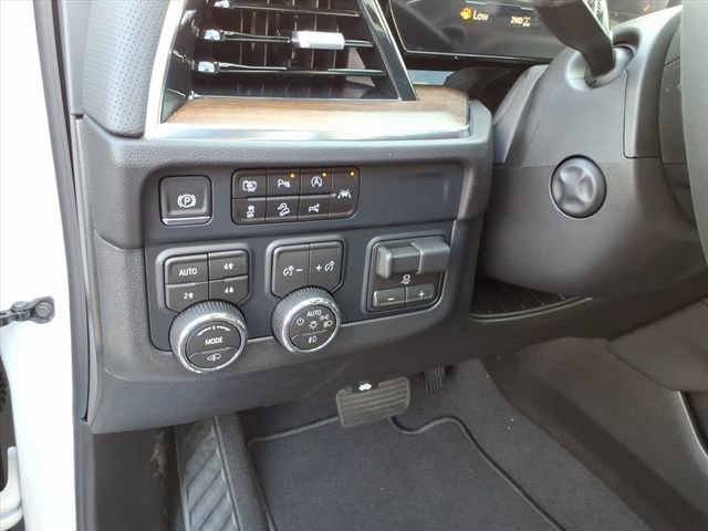 New 2026 Chevrolet Suburban High Country image 14