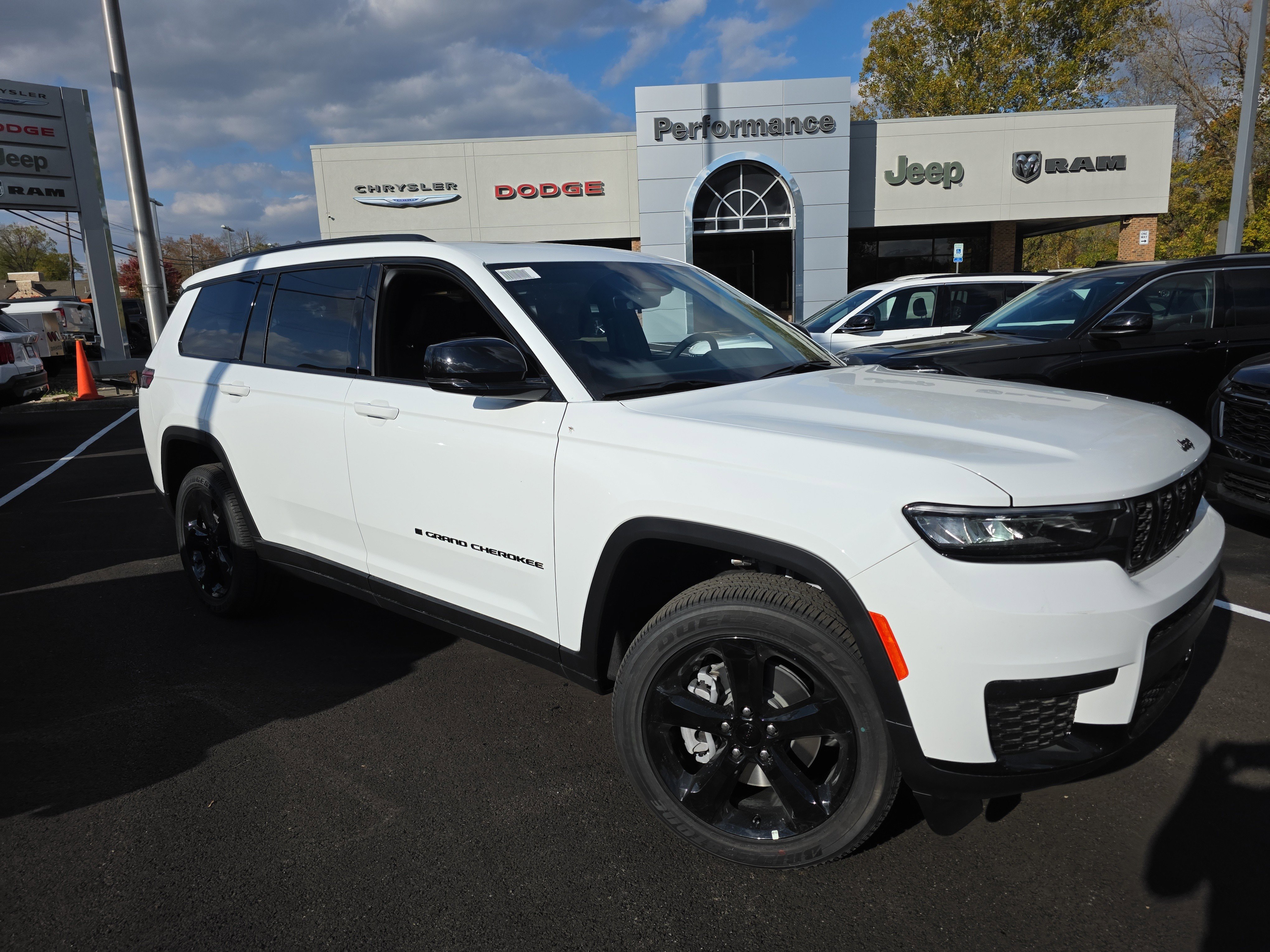 New 2025 Jeep Grand Cherokee L Altitude image 26